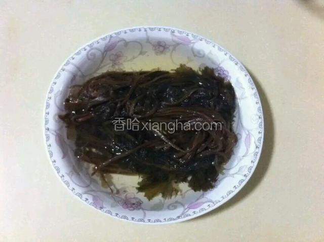 梅干菜也提前泡好