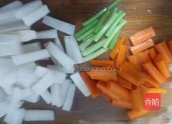 酸甜爽口萝卜的做法图解2