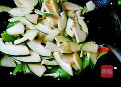 辣椒炒嫩南瓜的做法图解7