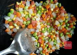 五彩肉肠丁的做法图解3