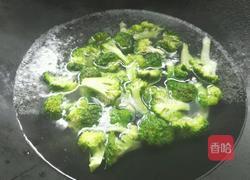 凉拌西兰花的做法图解2