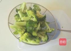 凉拌西兰花的做法图解3