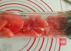 现榨西瓜汁的做法图解2