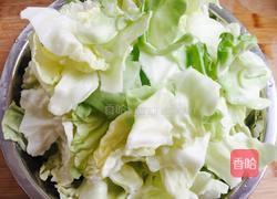 手撕卷心菜的做法图解3