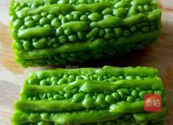 蜜汁苦瓜的做法图解1