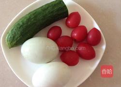 圣女果黄瓜炒蛋的做法图解1