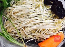 凉拌绿豆芽的做法图解1