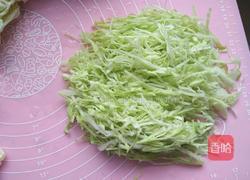 爽口卷心菜三丝的做法图解4