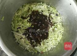 爽口卷心菜三丝的做法图解6