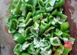 土豆炒辣椒的做法图解2