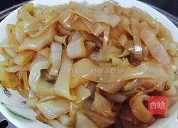肉丝蔬菜炒粿条的做法图解2