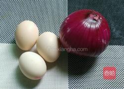 洋葱圈煎蛋的做法图解1