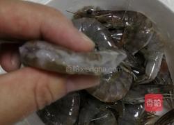 白灼基围虾的做法图解1