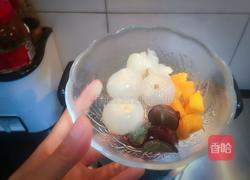 龙眼五彩水果羹的做法图解1