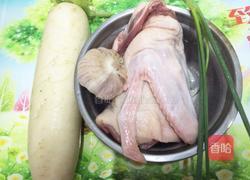 白萝卜焖鸭肉的做法图解1