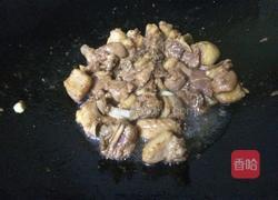 白萝卜焖鸭肉的做法图解5