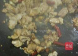 肉片炒蒜薹的做法图解3