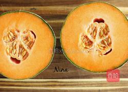 哈密瓜果蔬沙拉的做法图解1