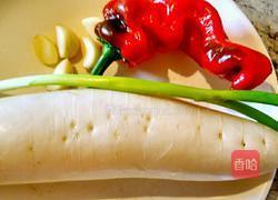 芥末油拌白萝卜的做法图解1