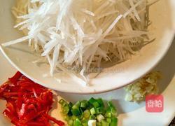 芥末油拌白萝卜的做法图解2
