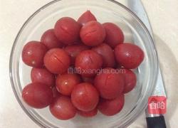 梅渍圣女果的做法图解1