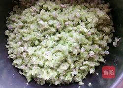 猪肉豆角馅饺子的做法图解3