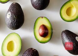 圣女果鳄梨莎莎酱的做法图解1