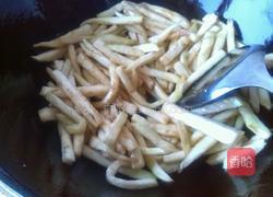 青椒西红柿炒茄子的做法图解4