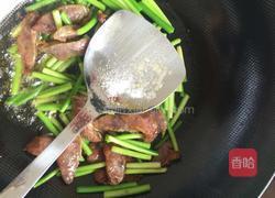 蒜苗炒腊肠的做法图解7