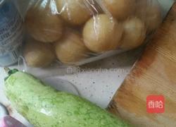 西葫芦炒油泡泡的做法图解1