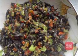青椒炒干巴菌的做法图解7