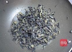 青椒炒干巴菌的做法图解4