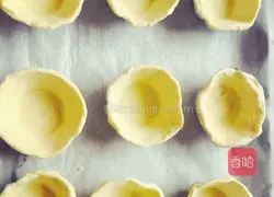 Illustration of how to make cream-free egg tarts 2