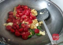圣女果炒鸡蛋的做法图解5