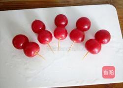 圣女果冰糖葫芦的做法图解2