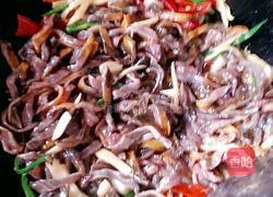 绿豆芽炒鳝鱼丝的做法图解7