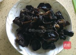 凉拌木耳卷心菜的做法图解5