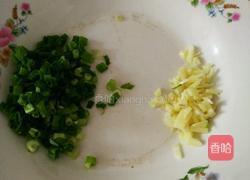 蒜香鸡中翅的做法图解2