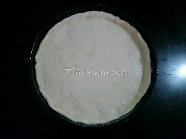 放入擀好的饼皮