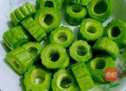 苦瓜酿肉的做法图解3