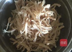 凉拌麻辣鸡丝的做法图解1
