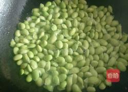 银耳素炒青豆的做法图解5