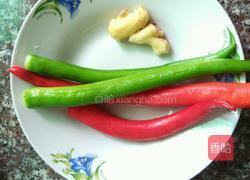 双椒炒墨鱼的做法图解2