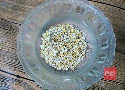 白萝卜薏仁排骨汤的做法图解2