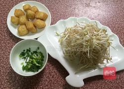 绿豆芽炒炸豆腐的做法图解2