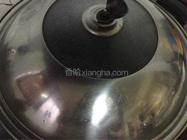关火后盖上盖子焖五分钟