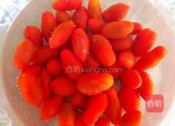 圣女果炒鸡蛋的做法图解1