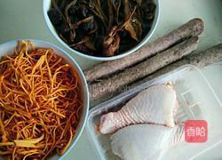 鲜虫草花煲鸡汤的做法图解2