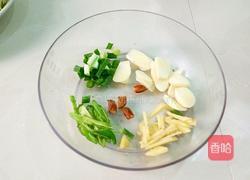 绿豆芽炒茄条的做法图解4