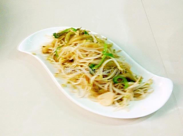 翻炒均匀可以出锅喽，